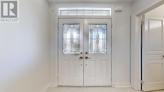 22 Bostock Dr in Georgina, ON - Building Photo - Building Photo