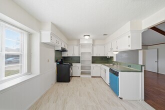 122 White Cedar St in Houston, TX - Foto de edificio - Building Photo