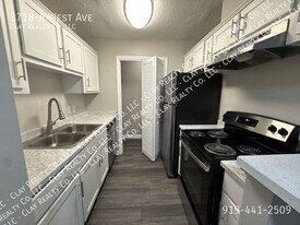 3718 West Ave in Greensboro, NC - Building Photo