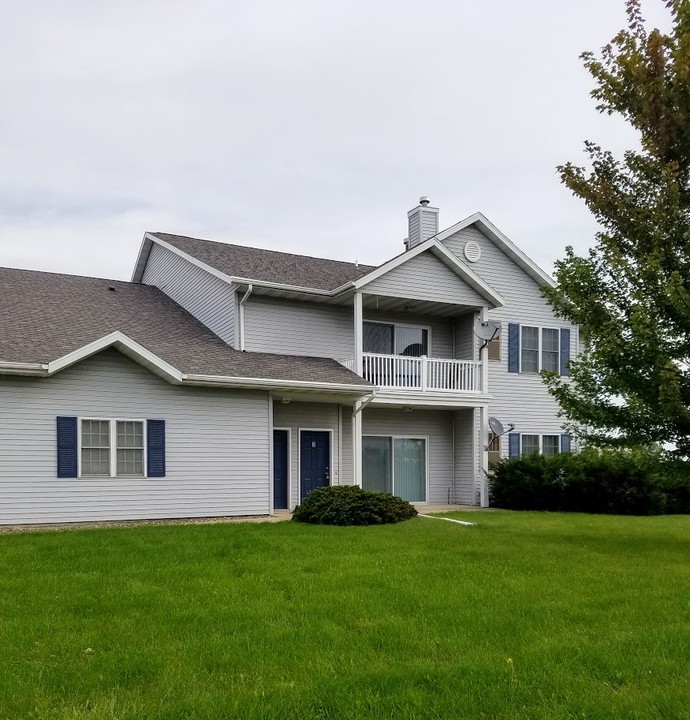 262 S Lar-Ann St, Unit 02 in Belgium, WI - Building Photo
