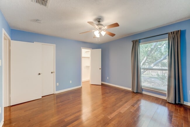 property at 1039 Fountain View Dr