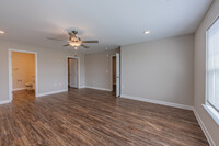 Westbrook Apartments in Burlington, NC - Building Photo - Interior Photo