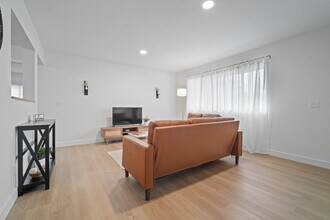 1105 Julienne Dr in Normal, IL - Building Photo - Building Photo