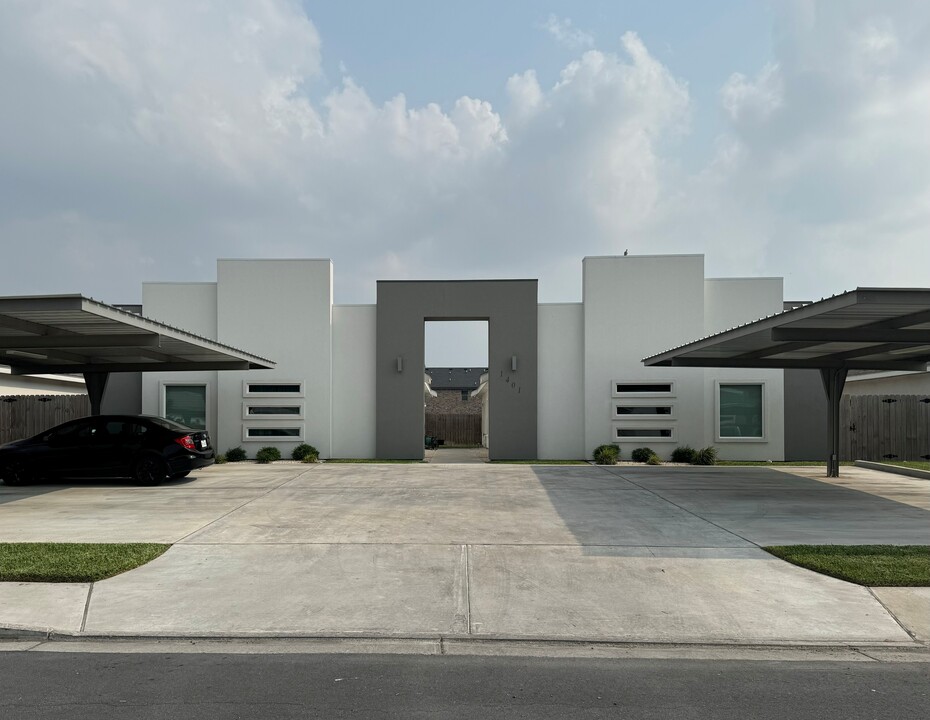 1401 W Heritage Dr, Unit 1 in Pharr, TX - Foto de edificio