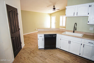 11985 Mesquite Lake Ln in El Paso, TX - Building Photo - Building Photo