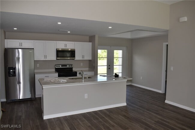 8146 Dimstead St in Port Charlotte, FL - Building Photo - Building Photo