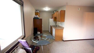 919 Johnson St, Unit 1 in La crosse, WI - Building Photo - Building Photo