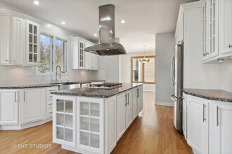 17W234 Massel Ct in Bensenville, IL - Foto de edificio - Building Photo