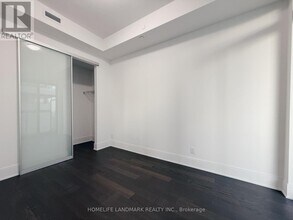 50 Charles St E in Toronto, ON - Building Photo - Building Photo