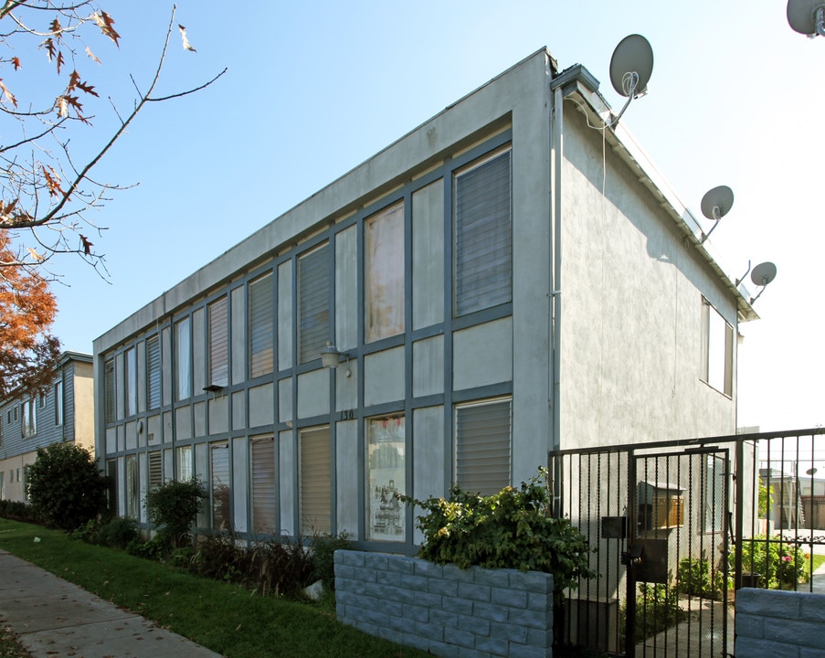 130 W Wilson Ave in Orange, CA - Building Photo