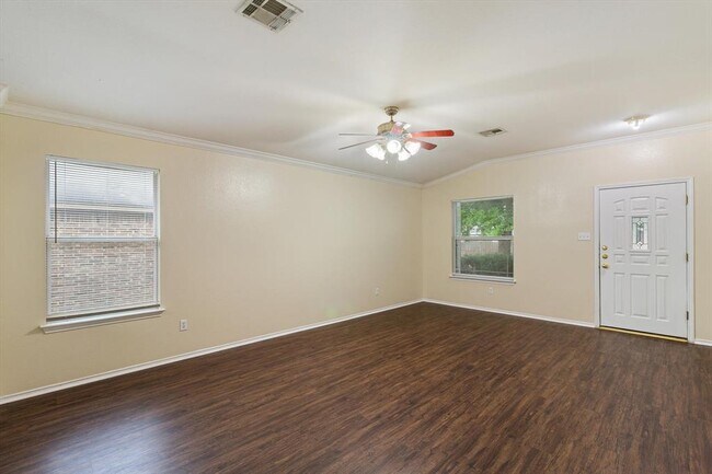 113 San Jacinto Dr in Kyle, TX - Building Photo - Building Photo
