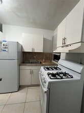 413 NW 33rd St in Miami, FL - Building Photo - Building Photo