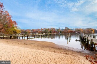 2942 S Haven Dr in Annapolis, MD - Building Photo - Building Photo