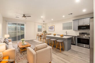 129 W Latona Rd in Phoenix, AZ - Building Photo - Building Photo