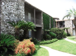 Fort Crockett Apartments in Galveston, TX - Building Photo - Building Photo