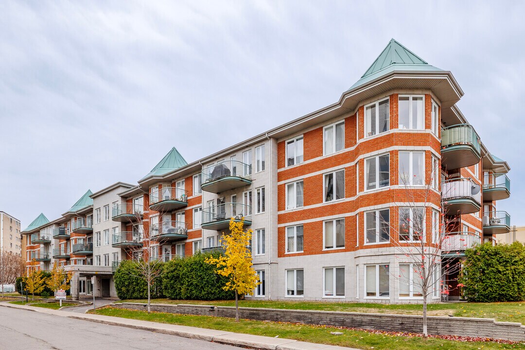 Chateau Kingsley in Côte-St-Luc, QC - Building Photo