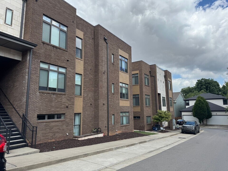 1609 Marshall Hollow Dr in Nashville, TN - Foto de edificio