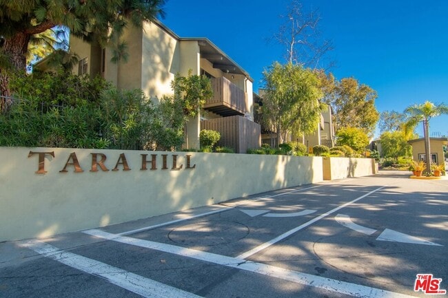 4810 Hollow Corner Rd in Culver City, CA - Foto de edificio - Building Photo