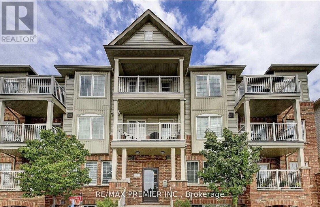 141-141 Isaac Devins Blvd in Toronto, ON - Building Photo