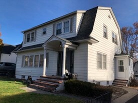 207 S 16th Ave, Unit A in Yakima, WA - Building Photo