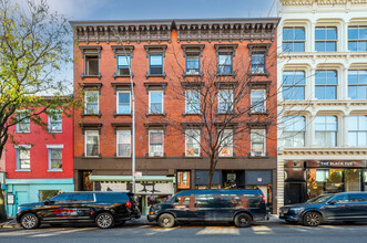 234 Grand St in Brooklyn, NY - Building Photo - Building Photo