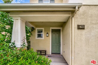 27060 Mountain Willow Ln in Santa Clarita, CA - Building Photo - Building Photo
