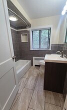 429 Newport Ave, Unit 4 in Quincy, MA - Building Photo - Building Photo