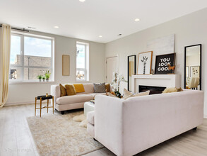6544 W Dickens Ave in Chicago, IL - Building Photo - Building Photo