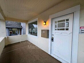 634 SW Grant St. in Portland, OR - Building Photo - Building Photo