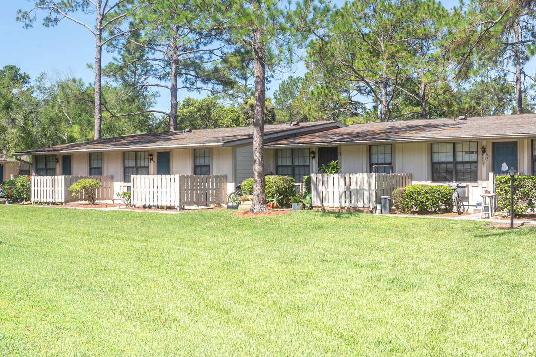 Windwood Apartments in Palm Bay, FL - Building Photo