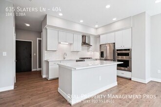 635 Slaters Ln in Alexandria, VA - Building Photo - Building Photo