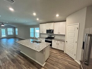 13166 Maridell Park in San Antonio, TX - Building Photo - Building Photo