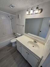 919 S Weatherred Dr in Richardson, TX - Building Photo - Building Photo