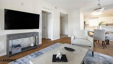 3695 Island Club Dr, Unit 3711-01 in North Port, FL - Foto de edificio - Building Photo