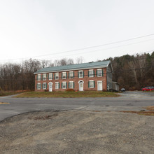 1628 Columbia Tpke in Castleton, NY - Building Photo - Building Photo