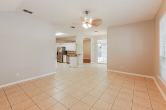 304 Carolina Jasmine Ln in Jacksonville, FL - Building Photo - Building Photo