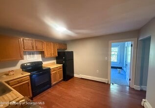 23 Spring St in Carbondale, PA - Building Photo - Building Photo