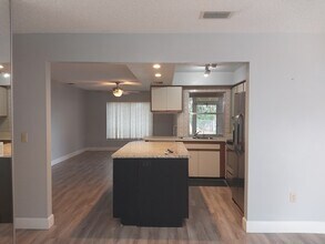 3962 Basswood Dr in Sarasota, FL - Building Photo - Building Photo