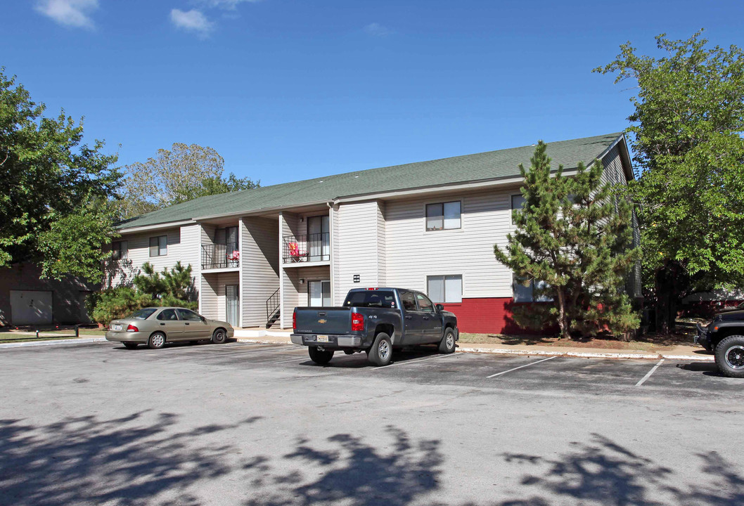 Brentwood Pointe Apartments in Norman, OK - Foto de edificio