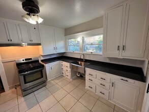 6230 Milton Ave, Unit House in Whittier, CA - Building Photo - Building Photo