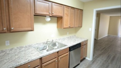 Parkside Apartments of Texarkana in Texarkana, AR - Building Photo - Interior Photo