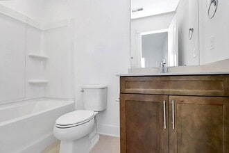 5027 Duchess Dr in Charlotte, NC - Building Photo - Building Photo