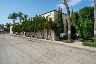 11026 Imperial Hwy. in Norwalk, CA - Building Photo - Building Photo