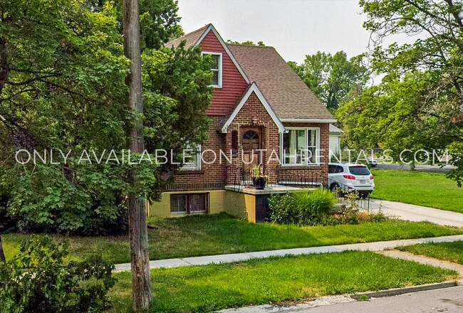 property at 275 W 300 N St