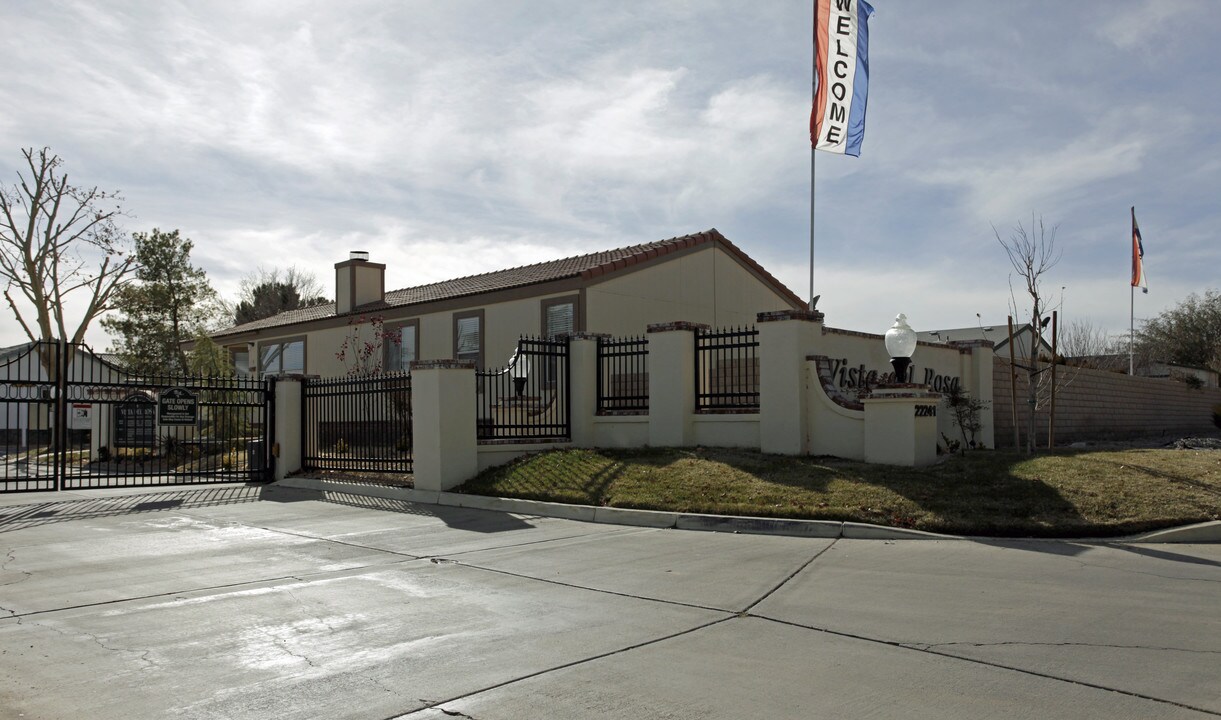 22241 Nisqually Rd in Apple Valley, CA - Foto de edificio