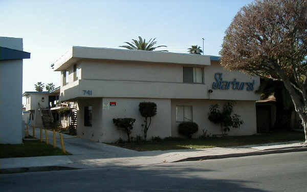 741 N Eucalyptus Ave in Inglewood, CA - Foto de edificio