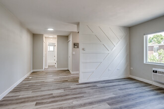 Midtown Garden in Denver, CO - Building Photo - Interior Photo