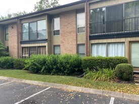 116 Harding Pl in Nashville, TN - Building Photo