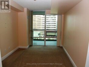 15-1115 Greenview Ave in Toronto, ON - Building Photo - Building Photo