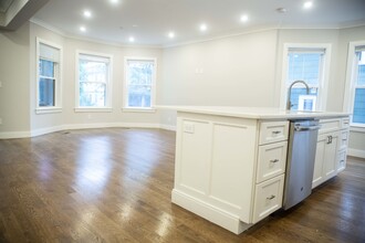 53 Quint Ave, Unit 3 in Boston, MA - Building Photo - Building Photo